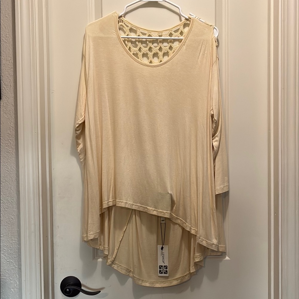 Leshop Cream & Lace Asymmetrical 3/4 Sleeve Tunic size medium